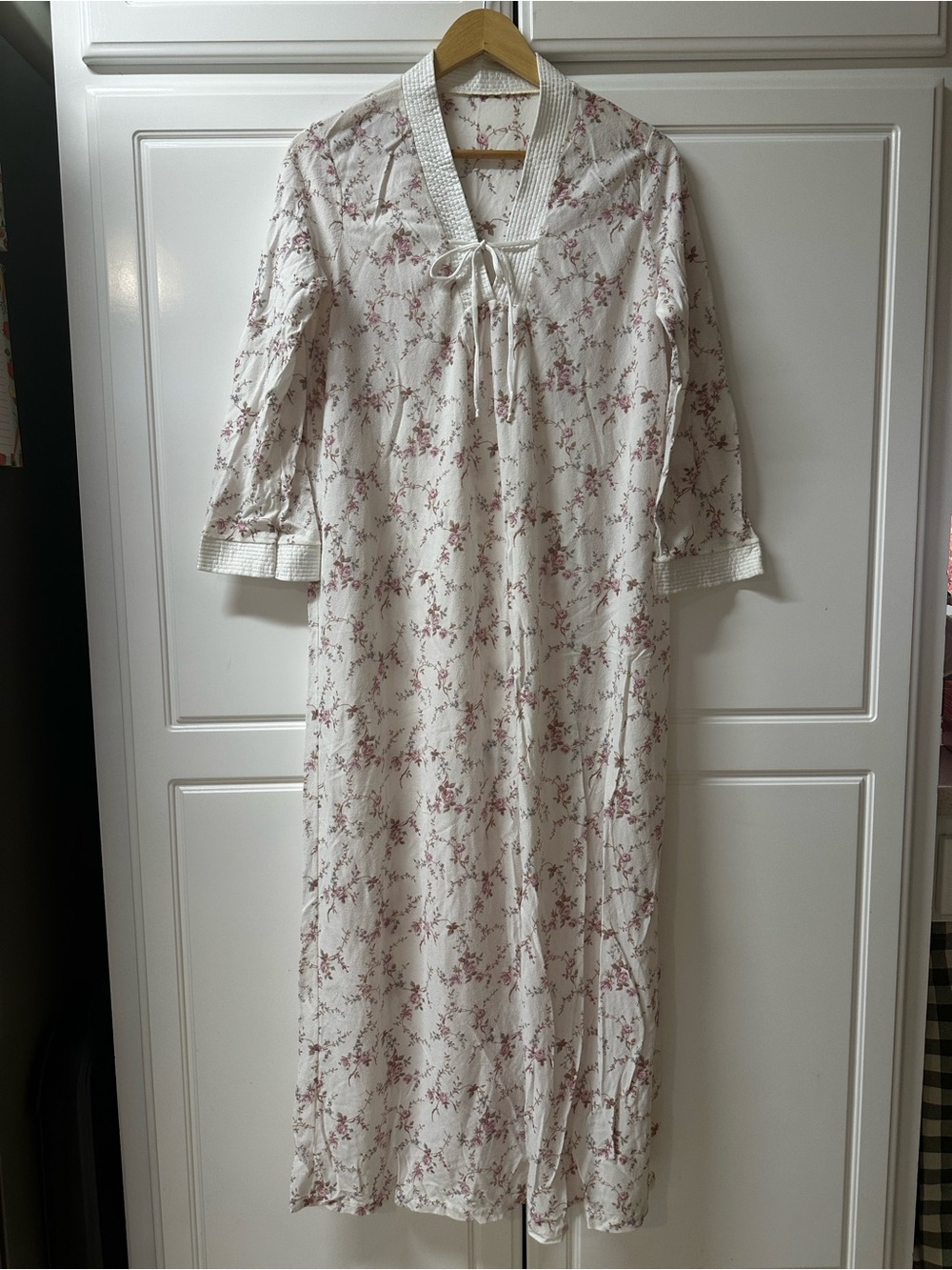 Women's Vintage Cream Floral Nightgown